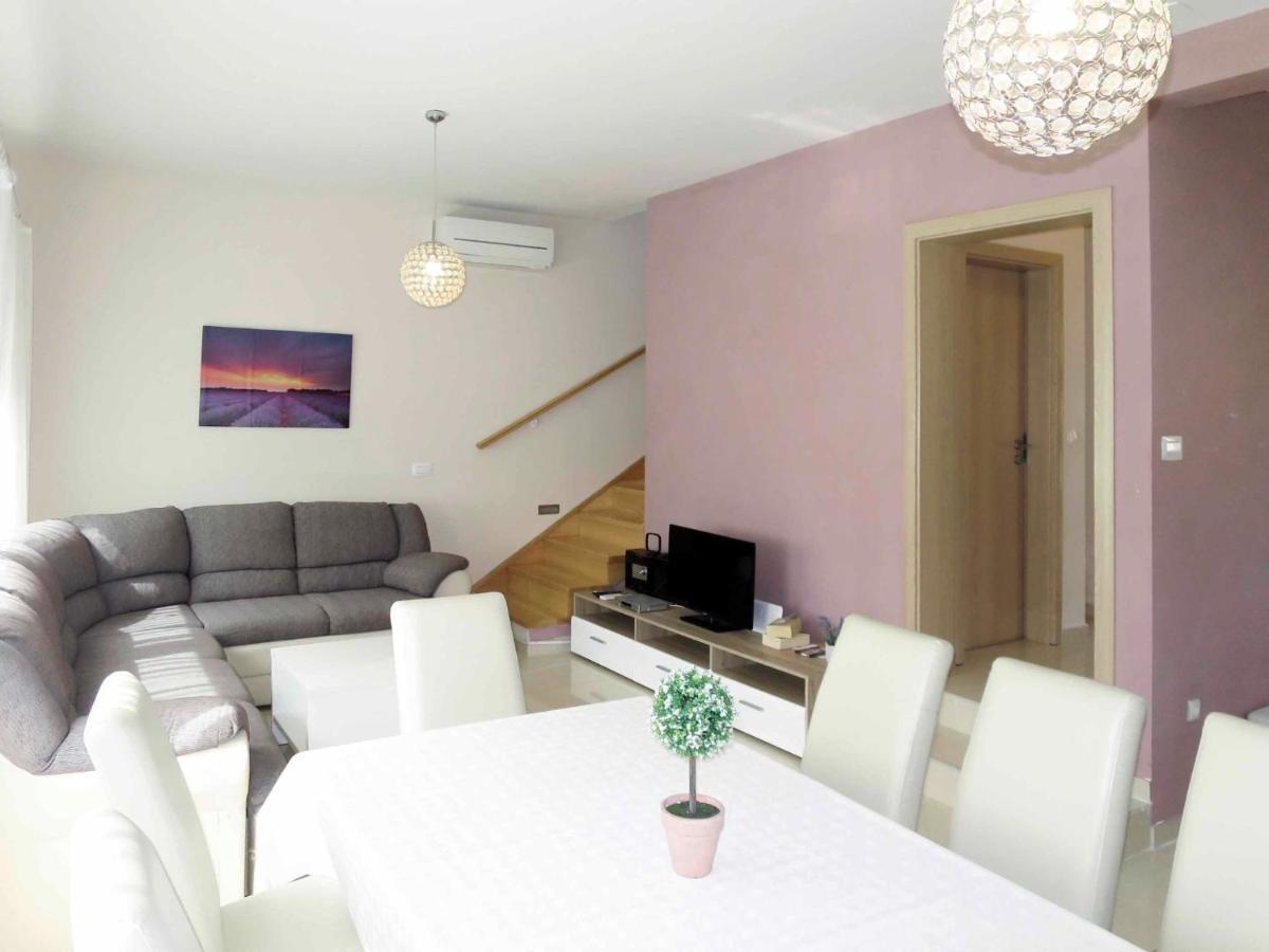 Holiday Home Silvija - Zad107 By Interhome Zadar Exterior photo